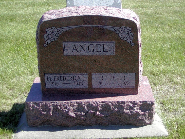Crew photo: Angel, mission 7, 11 Jun 1943 (351st Bomb Group Association)