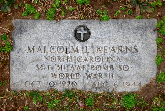 Crew photo: Kearns, mission 185, 6 Aug 1944 (351st Bomb Group Association)