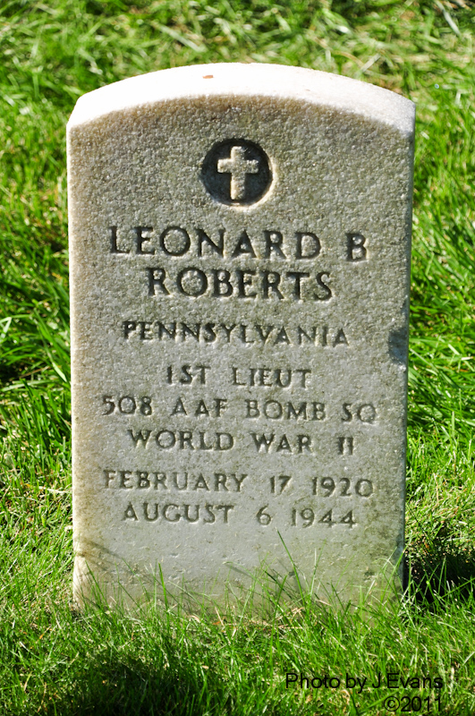 Crew photo: Roberts, mission 185, 6 Aug 1944 (351st Bomb Group Association)